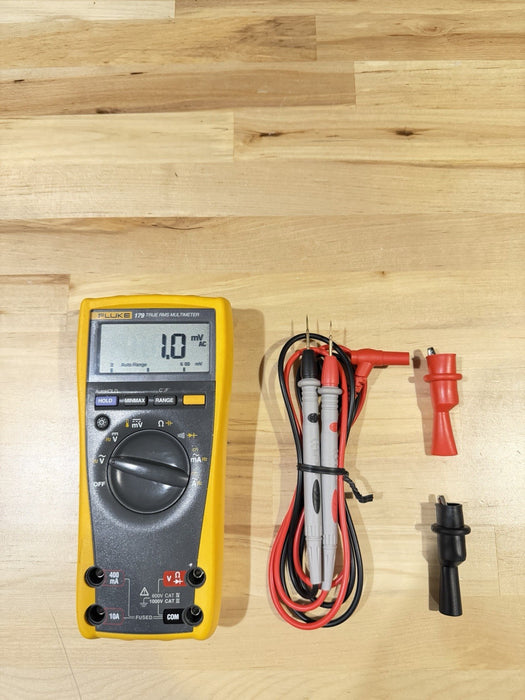 FLUKE 179 TRUE RMS MULTIMETER WITH LEAD SET TESTED
