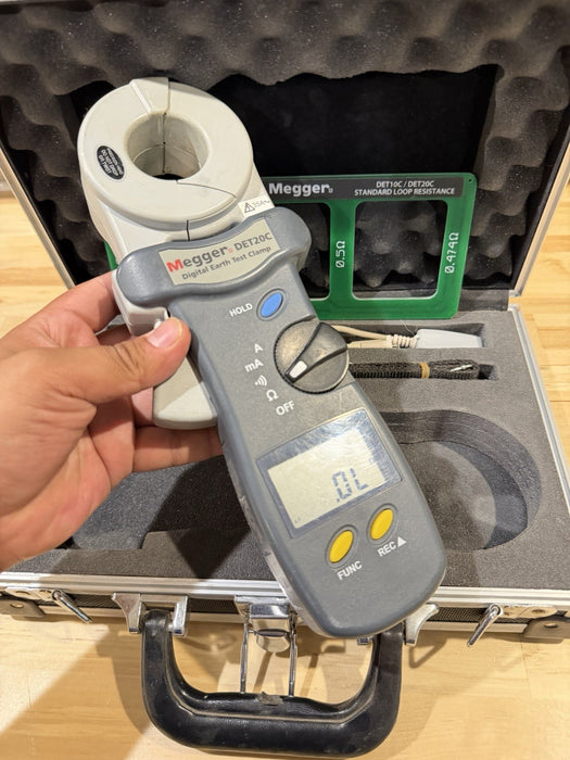 MEGGER DET20C DIGITAL EARTH TEST CLAMP METER & CASE - FREE SHIPPING (TESTED)