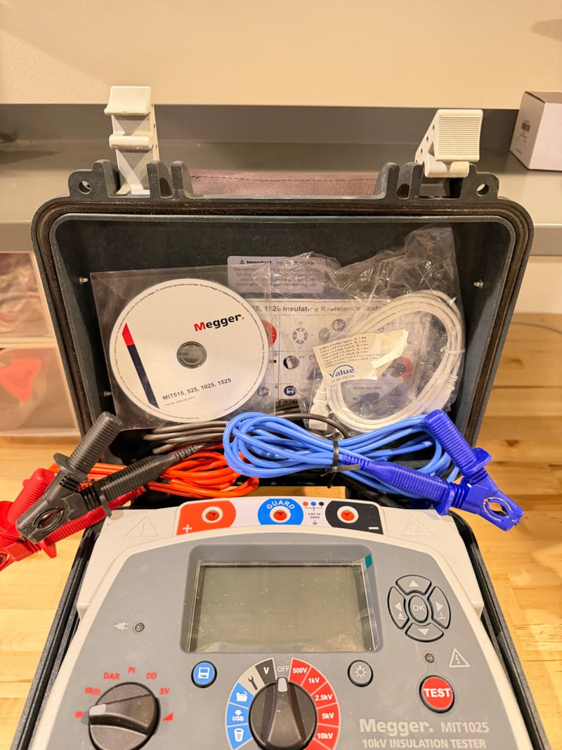 MEGGER MIT1025 10KV INSULATION TESTER WITH CHARGER & LEADS