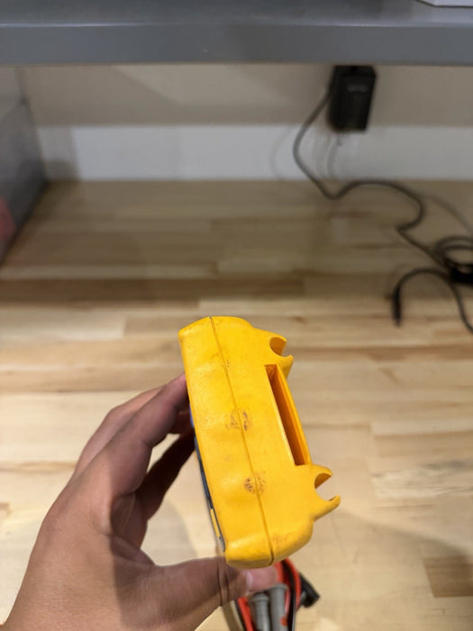 FLUKE 179 MULTIMETER WITH LEADS & CLIPS