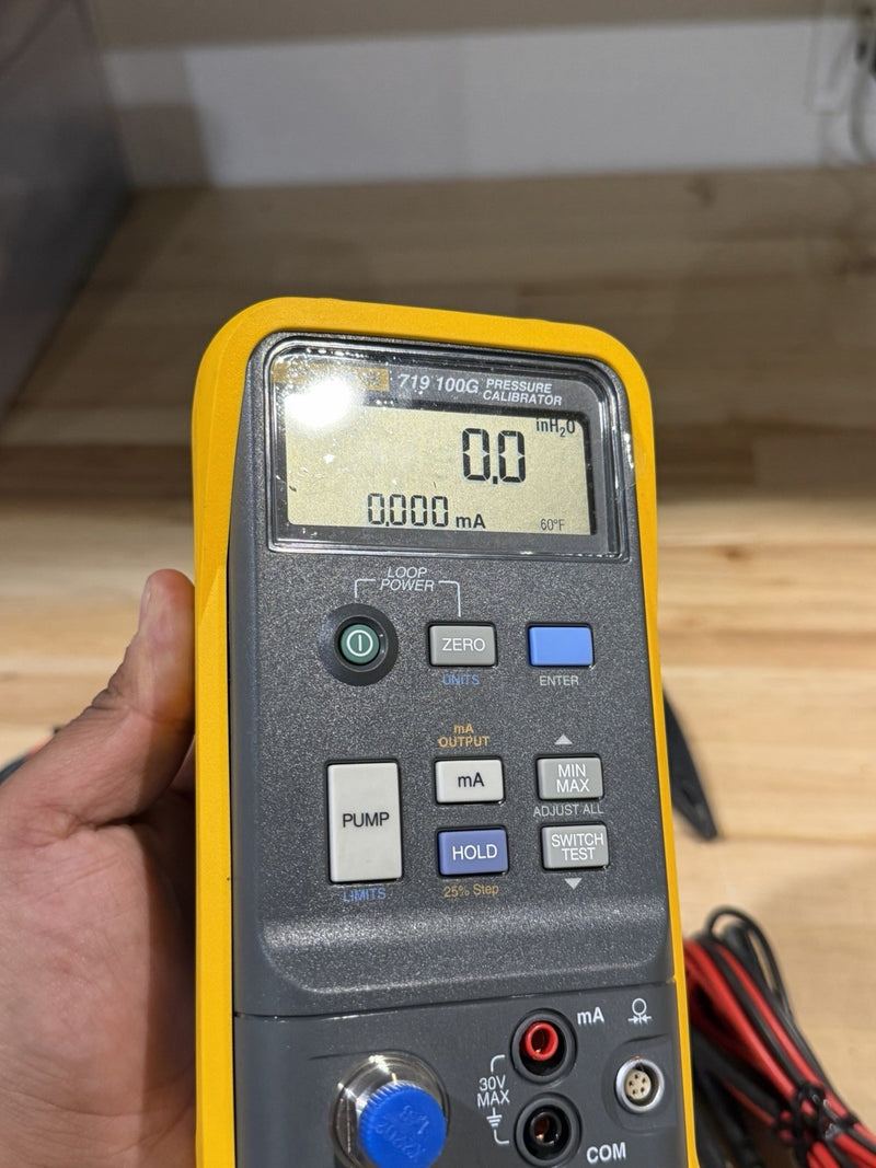 FLUKE 719 100G PRESSURE CALIBRATOR WITH LEADS & EXTRAS PERFECT CONDITION TESTED