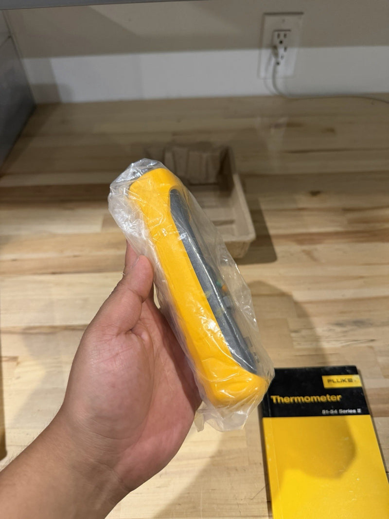 FLUKE 51 II THERMOCOUPLE THERMOMETER
