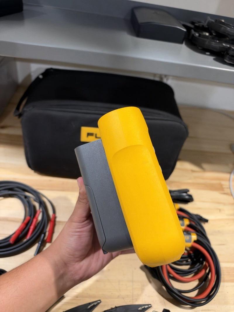 FLUKE 1734 ENERGY LOGGER KIT W/ ACCESSORIES (FREE SHIPPING)