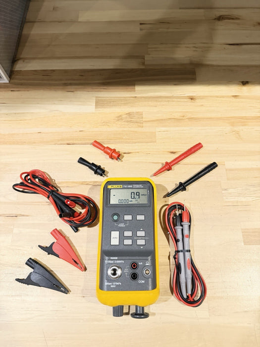 FLUKE 718 100G PRESSURE CALIBRATOR W/ ACCESSORIES (FREE SHIPPING) TESTED