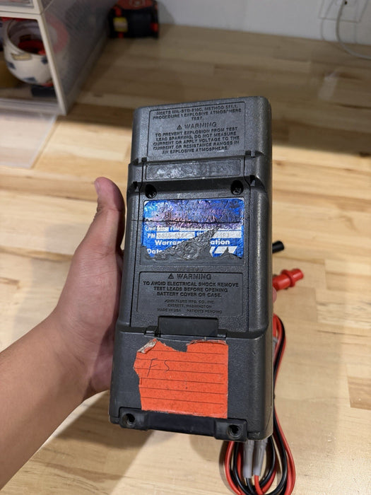 FLUKE 27 DIGITAL MULTIMETER WITH LEADS