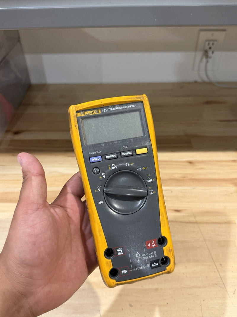 FLUKE 179 TRUE RMS MULTIMETER (PARTS ONLY) FOR PARTS DOESN’T WORK - SHIPS FAST
