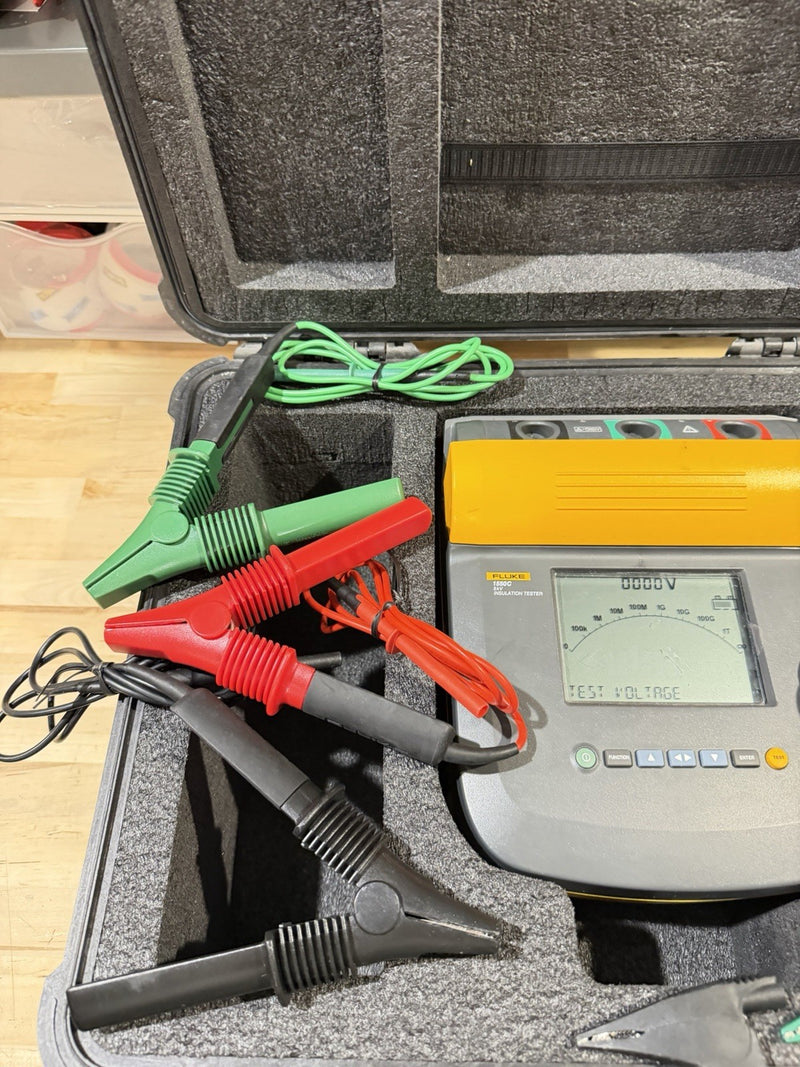 FLUKE 1550C 5KV INSULATION TESTER W LEADS & CASE - FREE SHIPPING