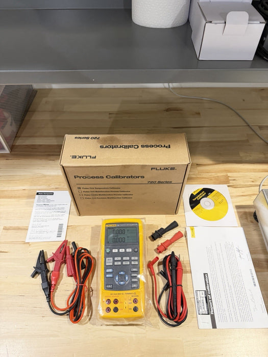 FLUKE 724 TEMPERATURE CALIBRATOR METER / NEW SEALED - FREE SHIPPING (TESTED) NEW