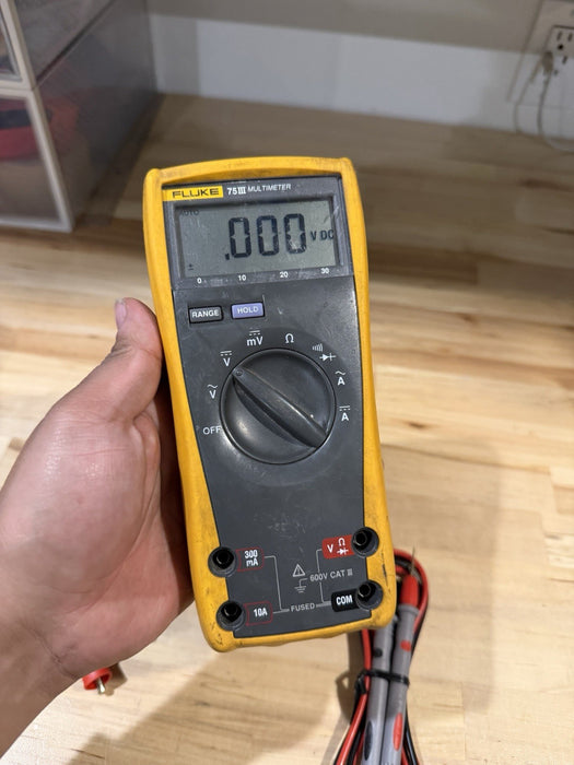 FLUKE 75 III MULTIMETER W/ LEADS (TESTED) SHIPS FAST