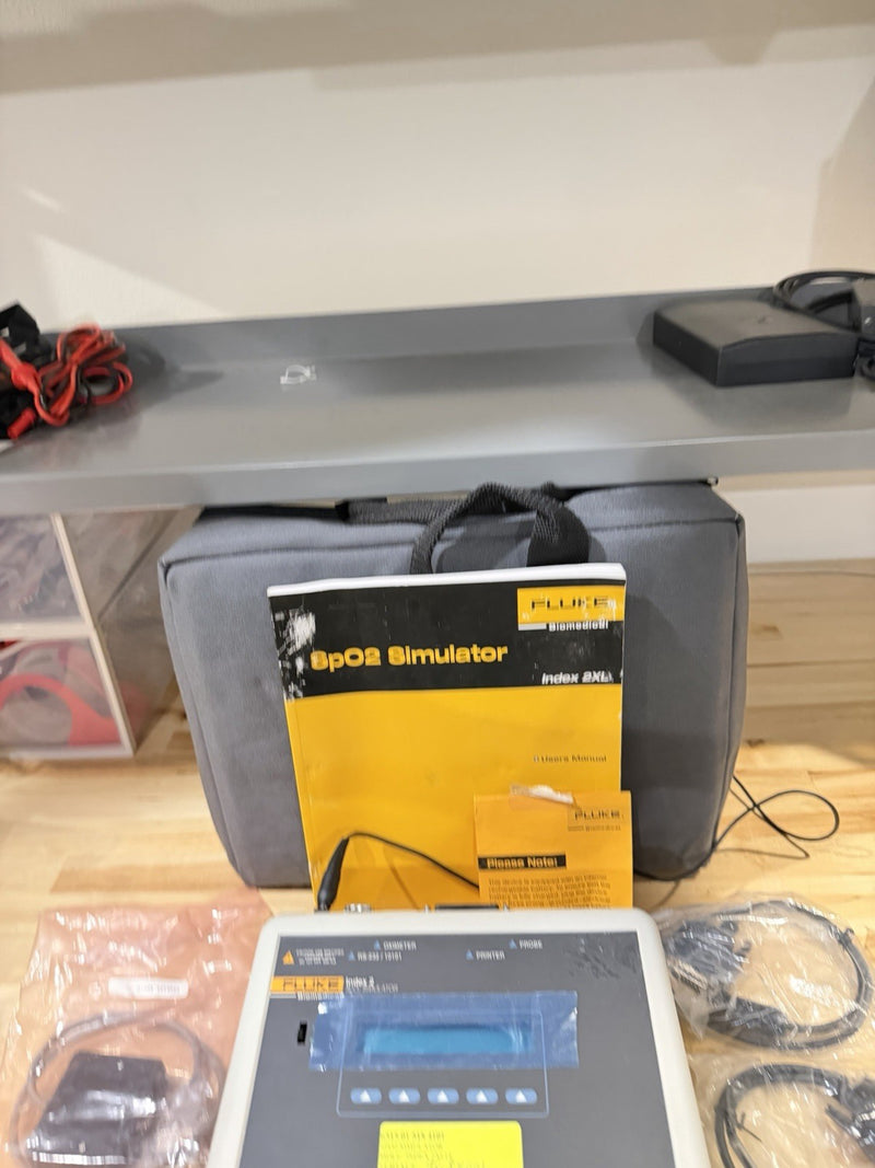 FLUKE INDEX 2 SPO2 SIMULATOR W/ ACCESSORIES (TESTED) SHIPS FREE