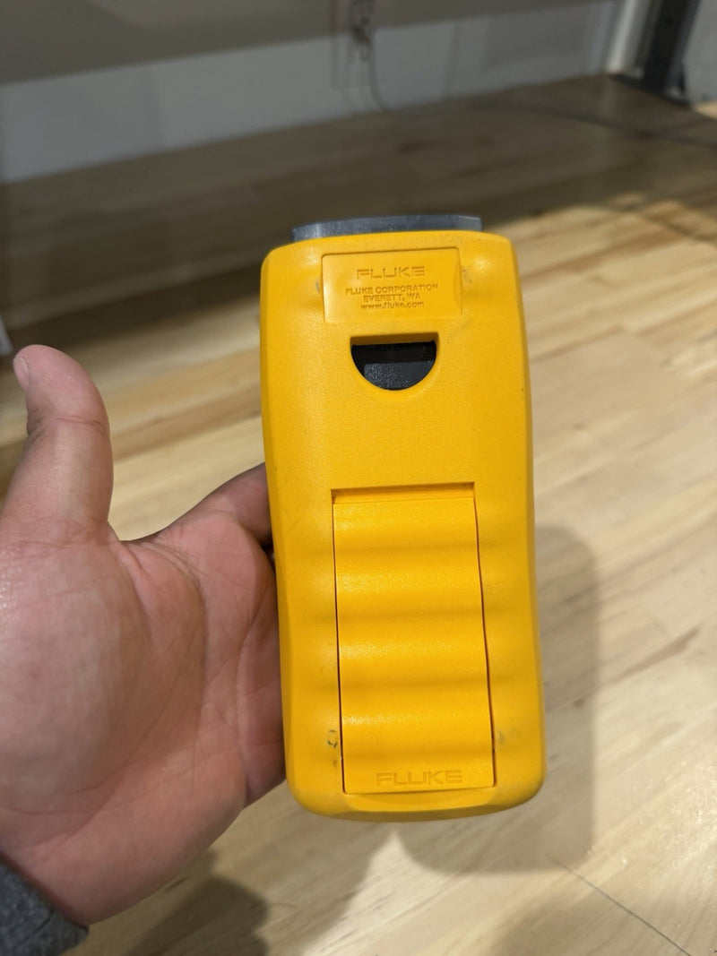 FLUKE 1524 REFERENCE THERMOMETER TESTED
