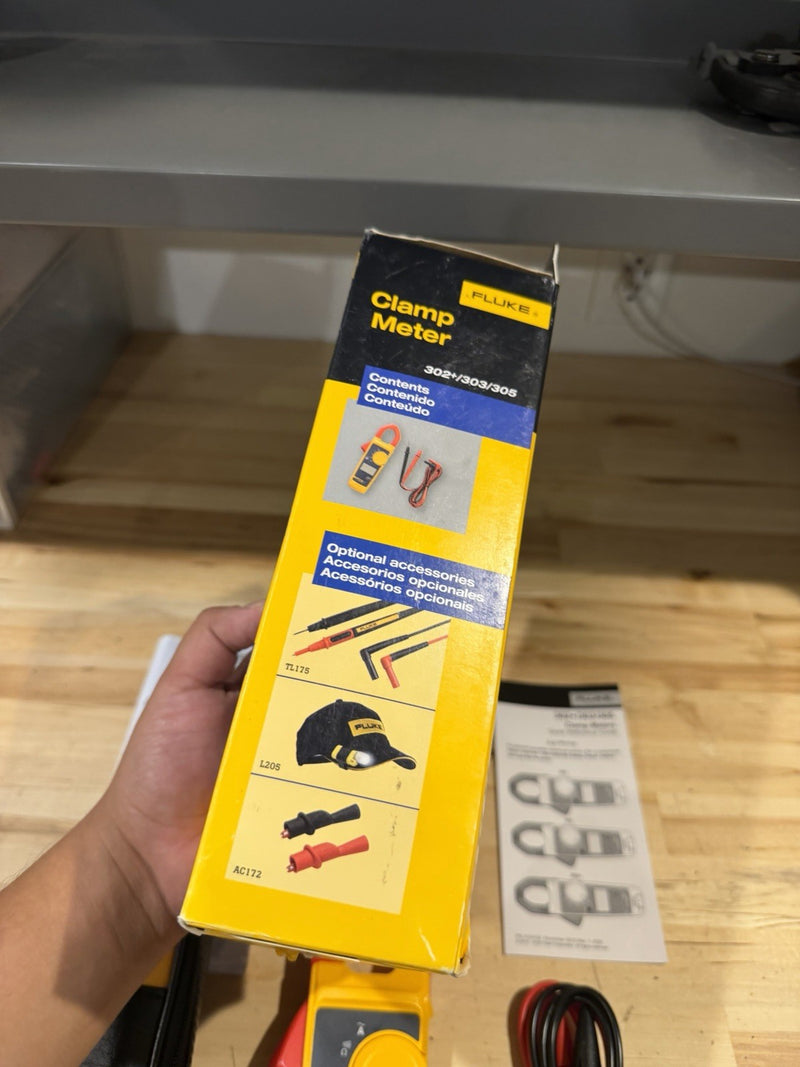 FLUKE 302+ CLAMP METER (NEW SEALED) SHIPS FAST