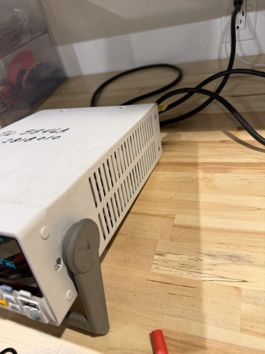 FLUKE 8846A 6 1/2 PRECISION DIGITAL MULTIMETER (TESTED) W / LEADS & CLIPS