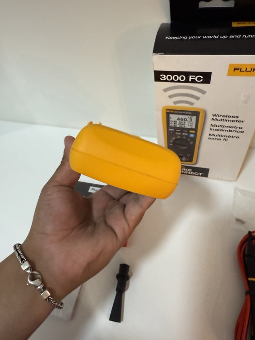 FLUKE 3000 FC WIRELESS DIGITAL MULTIMETER MFD 2025