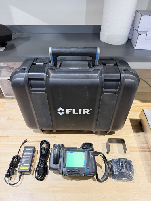 FLIR T440 THERMAL IMAGING CAMERA W/ ACCESSORIES & CASE (TESTED) FREE SHIPPING