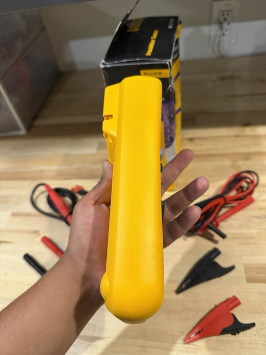 FLUKE 1503 INSULATION TESTER (NEW FACTORY SEALED) W ACCESSORIES - NEW