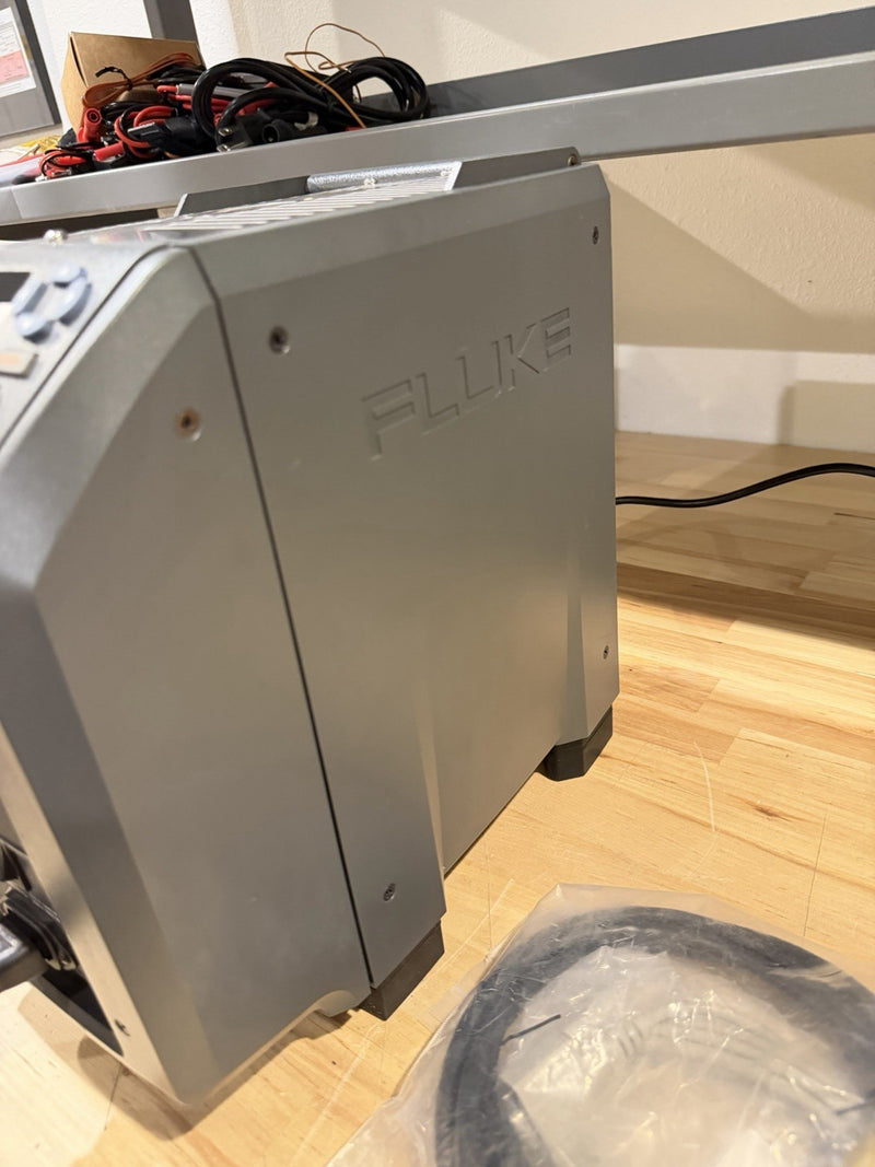 FLUKE 9143 FIELD METROLOGY WELL +33C TOA 350 C DRY BLOCK /TESTED SHIPS FREE