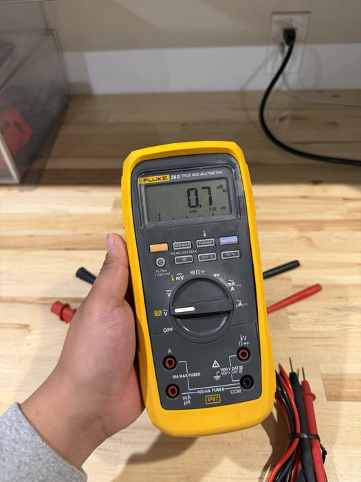 FLUKE 28 II TRUE RMS MULTIMETER WITH LEADS & CLIPS TESTED