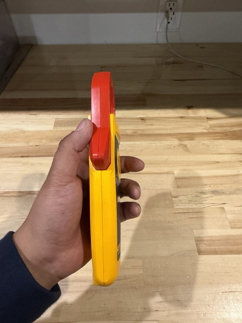 FLUKE 323 TRUE RMS CLAMP METER FOR PARTS
