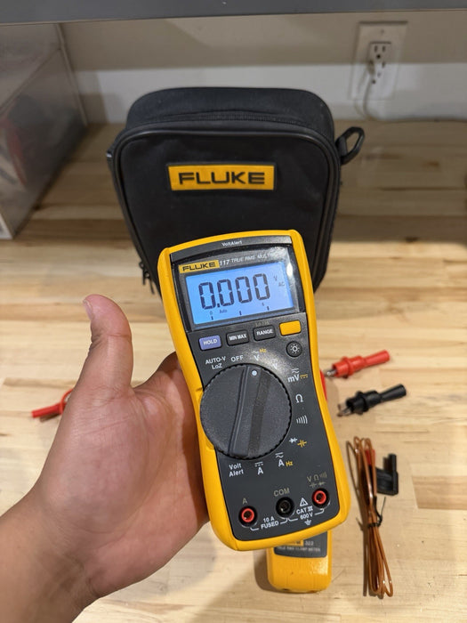 FLUKE 117/323 HVAC MULTIMETER COMBO KIT W/ ACCESSORIES (TESTED) SHIPS FAST