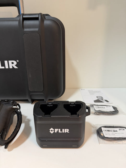 FLIR T650SC THERMAL IMAGING CAMERA W/ ACCESSORIES & CASE (TESTED) FREE SHIPPING