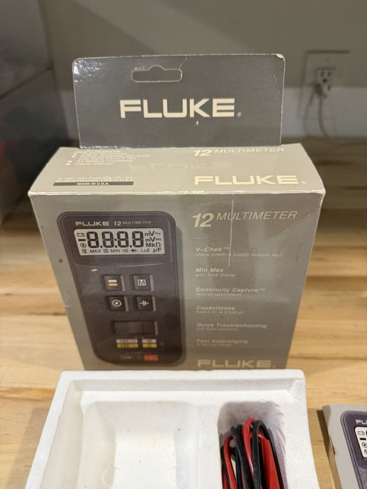 FLUKE 12 DIGITAL MULTIMETER (NEW FACTORY SEALED) SHIPS FAST (RARE)