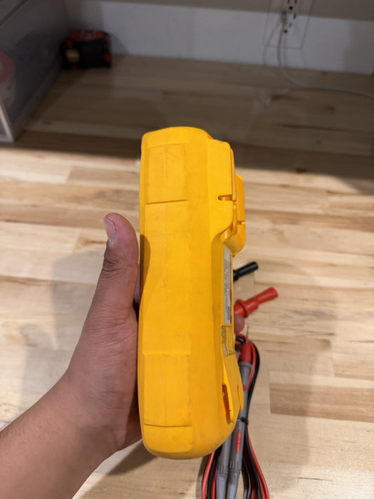 FLUKE 27 II INDUSTRIAL DIGITAL MULTIMETER WITH LEADS & CLIPS CALIBRATED 2025