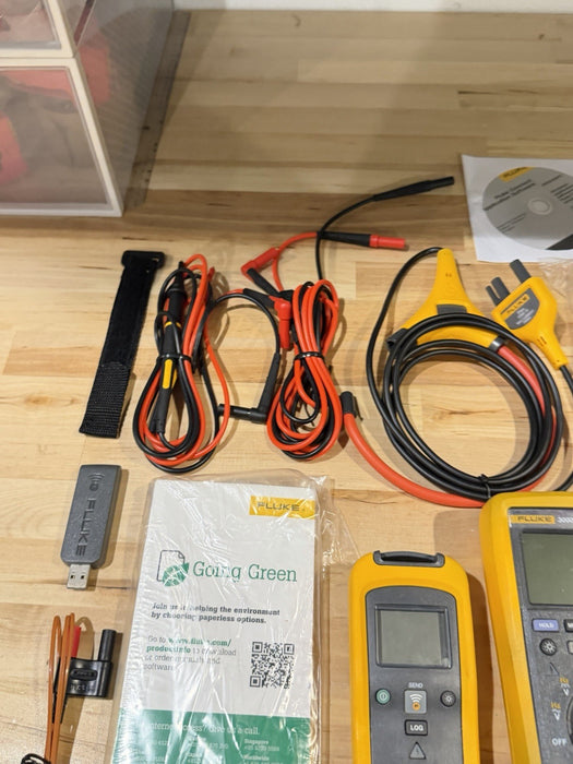 FLUKE 3000 FC IND WIRELESS MULTIMETER KIT W/ ACCESSORIES (FREE SHIPPING)
