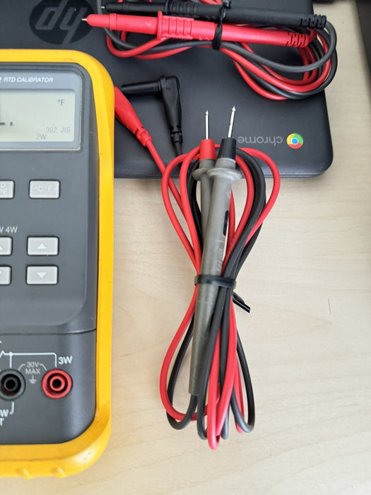 FLUKE 712 RTD PROCESS CALIBRATOR WITH ACCESSORIES & BAG TESTED
