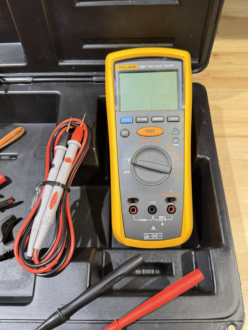 FLUKE 1507 INSULATION MULTIMETER WITH LEADS & CLIPS