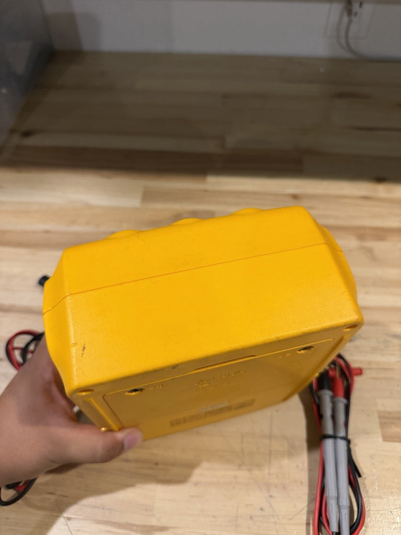 FLUKE 1535 MEGOHMMETER INSULATION TESTER W/ LEADS (TESTED) SHIPS FREE