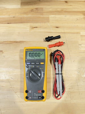 FLUKE 179 MULTIMETER W/ LEADS & CLIPS (SHIPS FAST)