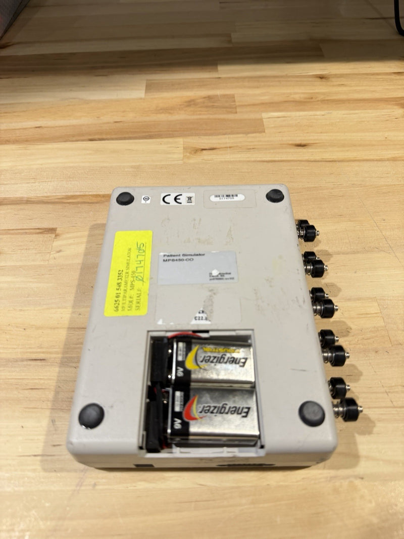 FLUKE MPS450 MULTIPARAMETER SIMULATOR WITH CASE & CHARGER MISSING COVER TESTED