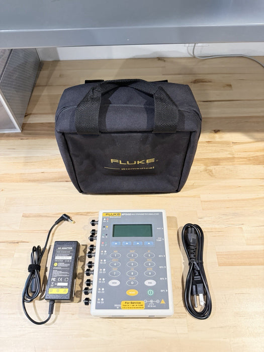 FLUKE MPS450 MULTIPARAMETER SIMULATOR W/ CASE & CHARGER - TESTED