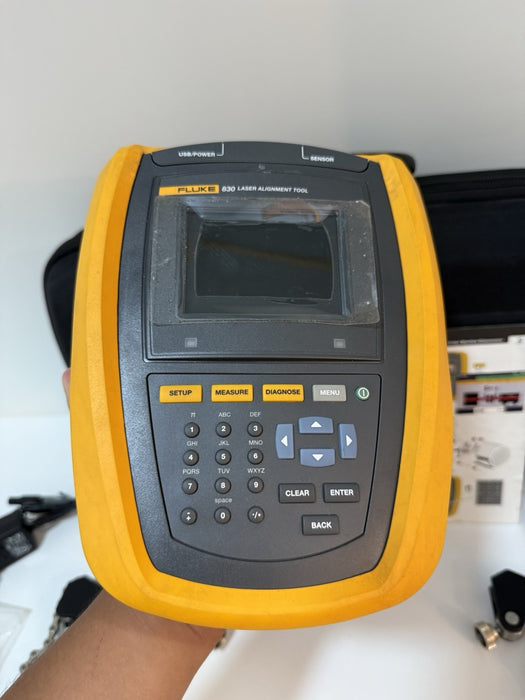 FLUKE 830 LASER ALIGNMENT TOOL W/ ACCESSORIES (TESTED) FREE SHIPPING -SHIPS FAST