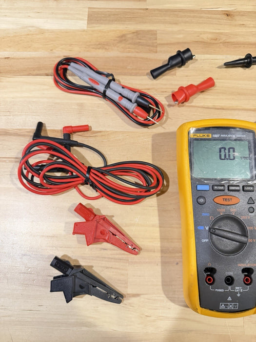 FLUKE 1507 INSULATION MULTIMETER W/ LEADS & CLIPS - SHIPS FAST