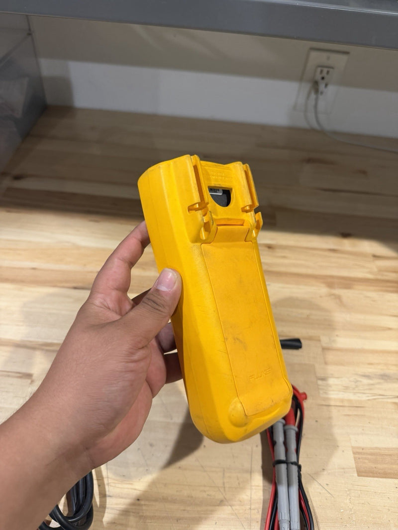 FLUKE 1507 INSULATION MULTIMETER W/ LEADS & CLIPS - SHIPS FAST