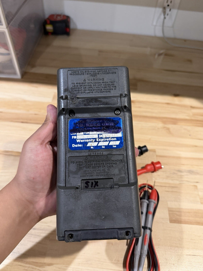 FLUKE 27 DIGITAL MULTIMETER WITH LEADS