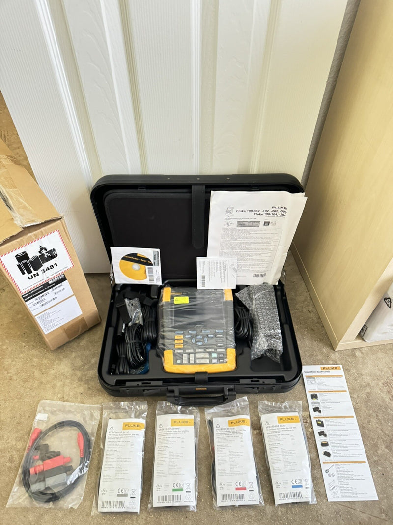 FLUKE 190M-4 4 CHANNEL 200 MHZ MEDICAL SCOPEMETER
