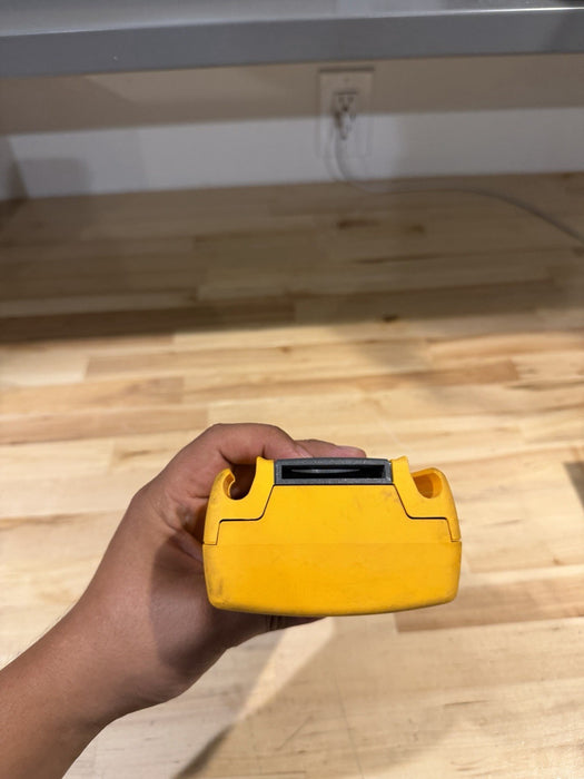 FLUKE 233 REMOTE DISPLAY MULTIMETER FOR PARTS