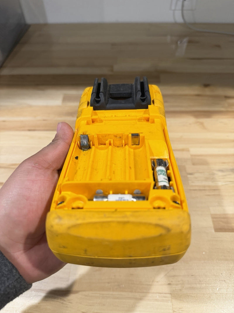 FLUKE 187 TRUE RMS MULTIMETER FOR PARTS