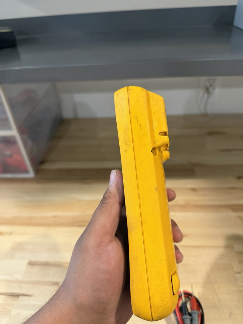 FLUKE 179 MULTIMETER WITH LEADS & CLIPS