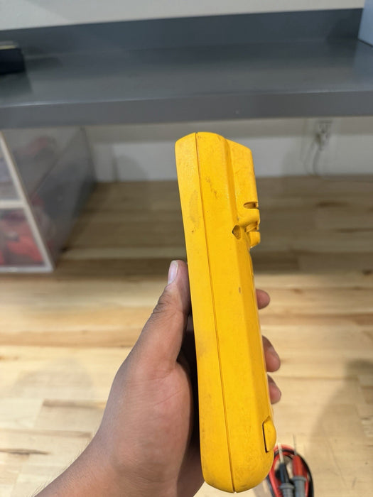 FLUKE 179 MULTIMETER WITH LEADS & CLIPS