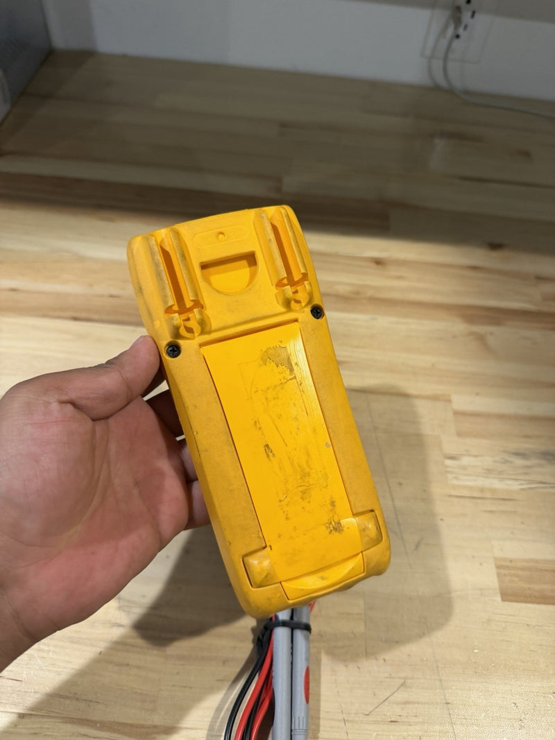 FLUKE 179 MULTIMETER WITH LEADS & CLIPS
