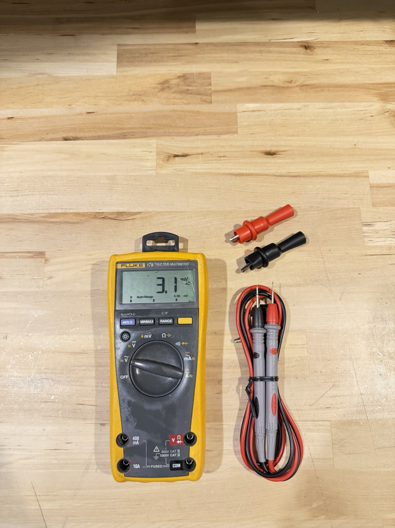 FLUKE 179 MULTIMETER WITH LEADS & CLIPS