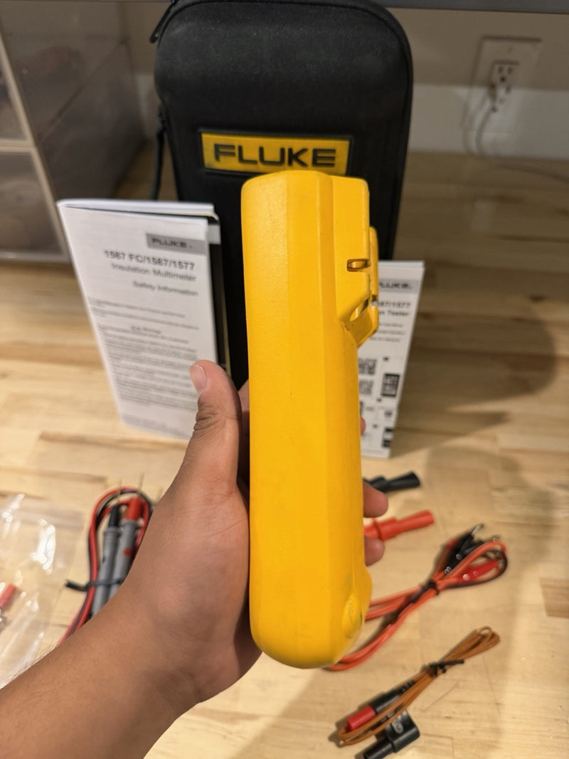 FLUKE 1587 FC 2 IN 1 HANDHELD DIGITAL INSULATION MULTIMETER WITH ACCESSORIES