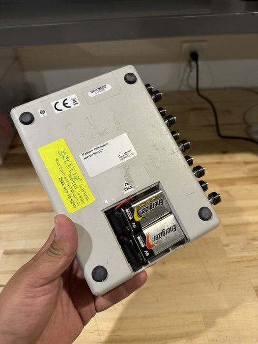 FLUKE MPS450 MULTIPARAMETER SIMULATOR WITH CASE & CHARGER MISSING COVER TESTED