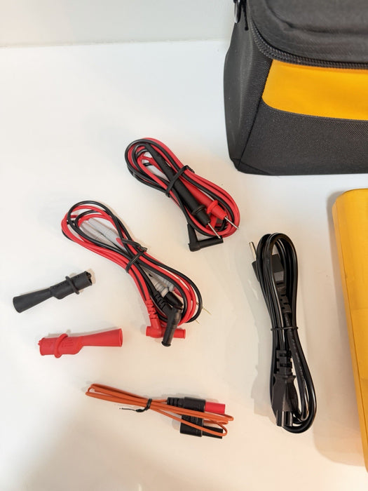 FLUKE 741B DOCUMENTING PRCESS CALIBRATOR WITH LEADS & CHARGER TESTED