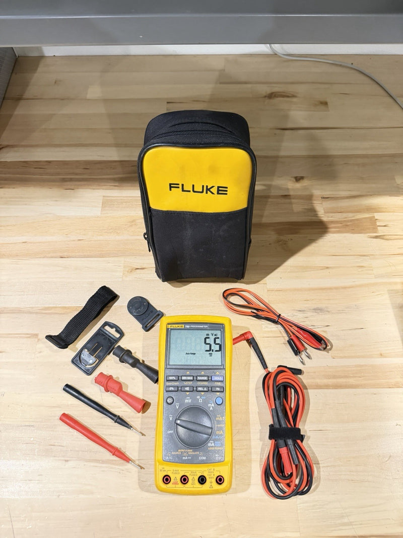 FLUKE 789 PROCESSMETER WITH LEADS & CLIPS TESTED