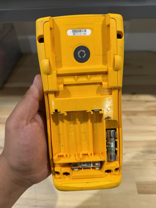 FLUKE 189 TRUE RMS MULTIMETER (PARTS ONLY)  FOR PARTS - SHIPS FAST